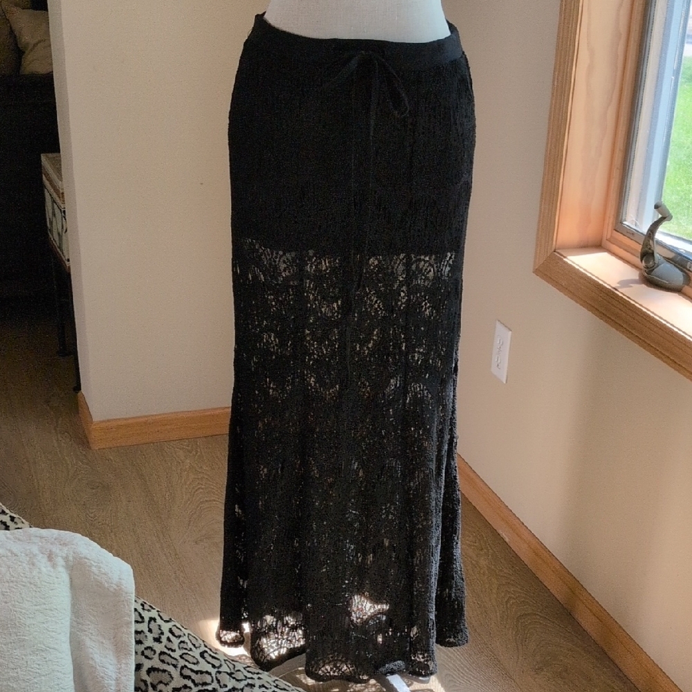 NWT L Stunning Black Lace Maxi Skirt With Shorts MonoReno